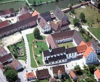 Luftaufnahme von Kloster Heiligkreuztal