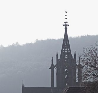 Kloster Bebenhausen von außen, Vierungsturm im Dunst