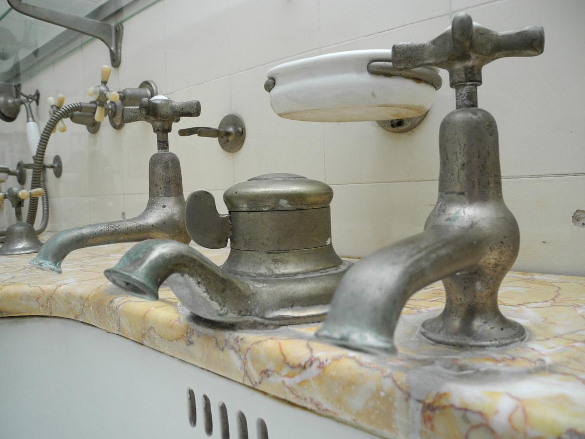 Washstand fixtures in the queen's bathroom in Bebenhausen Palace