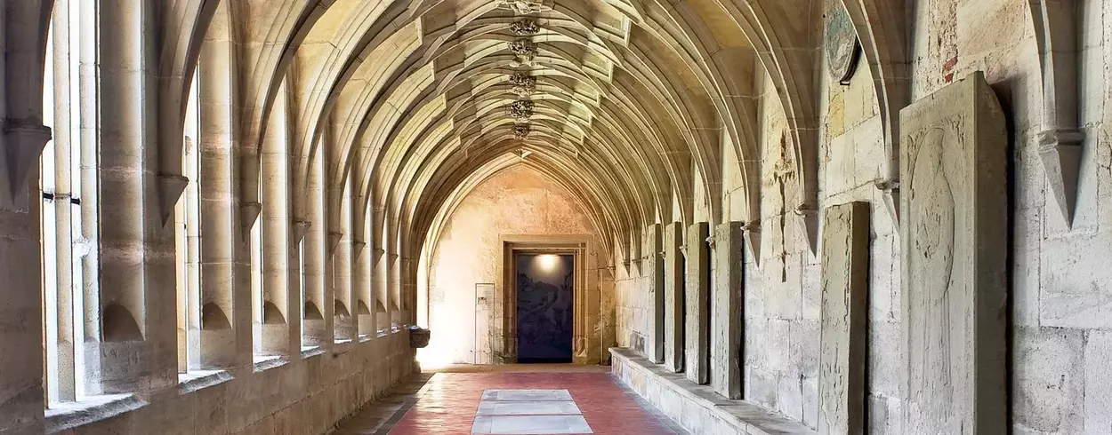 photo: Staatliche Schlösser und Gärten Baden-Württemberg, Rose Hajdu Bebenhausen Monastery and Palace, cloister