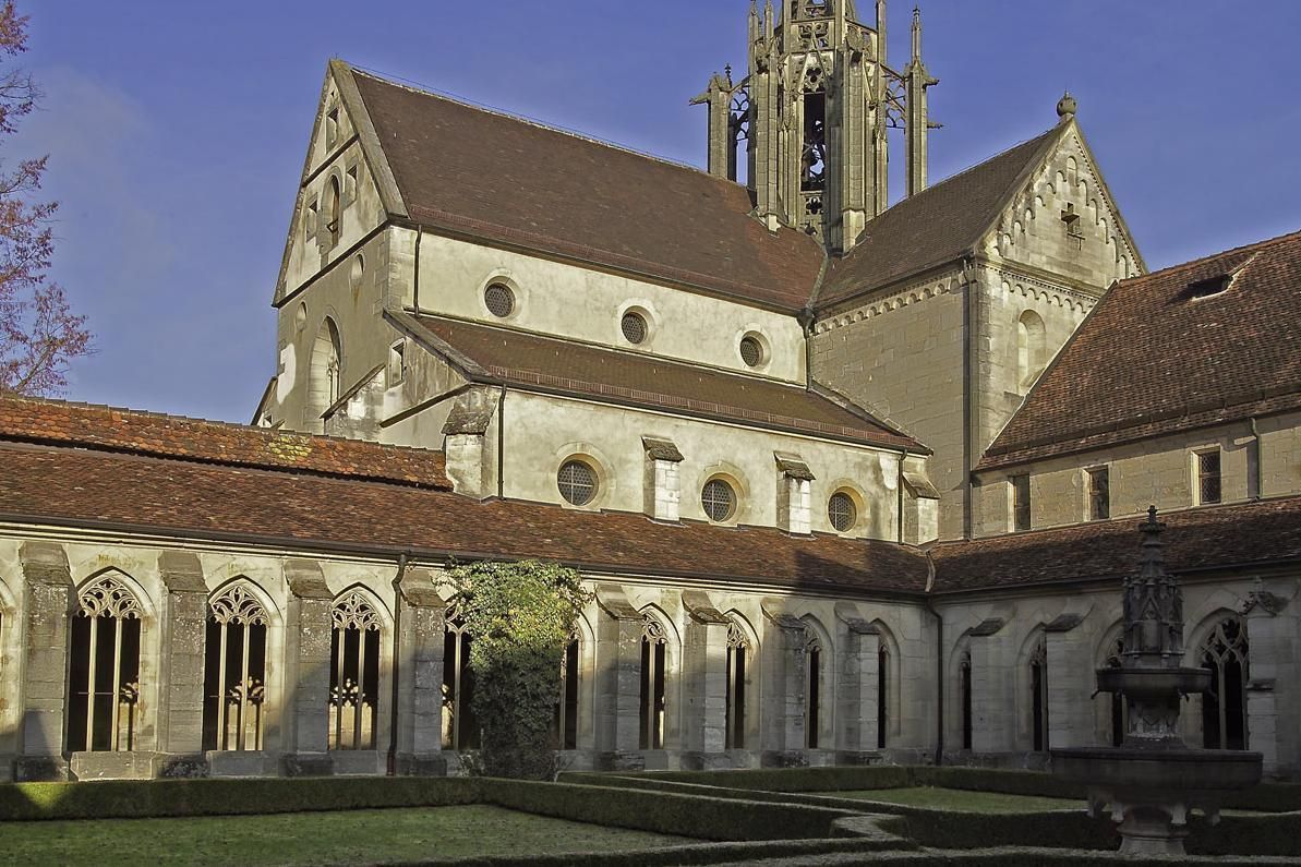 Église cistercienne avec presbytère, transept et tour du transept du monastère et du château de Bebenhausen 