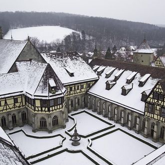 Kloster und Schloss Bebenhausen, der Kreuzgang im Schnee.