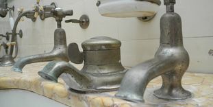 Washstand fixtures in the queen's bathroom in Bebenhausen Palace